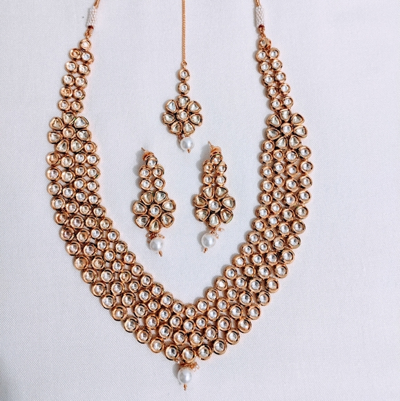 Jewelry - Gold Kundan Jewelry Set